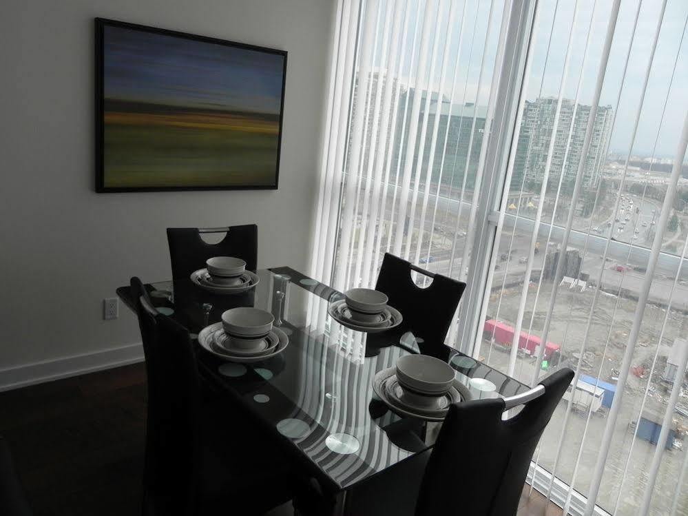 Pathway Suites Мисисага Екстериор снимка