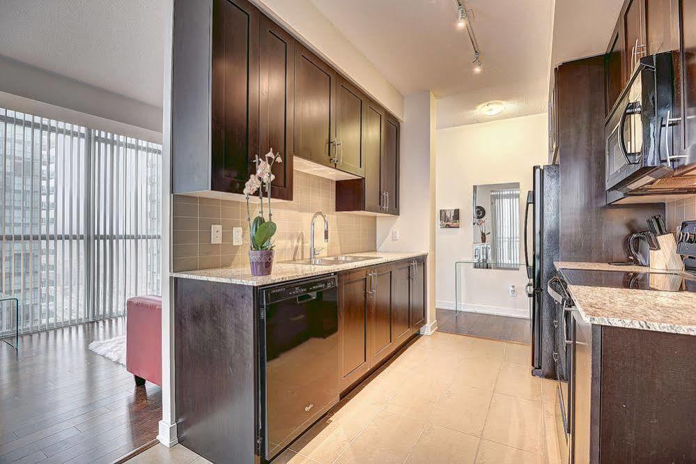 Pathway Suites Мисисага Екстериор снимка