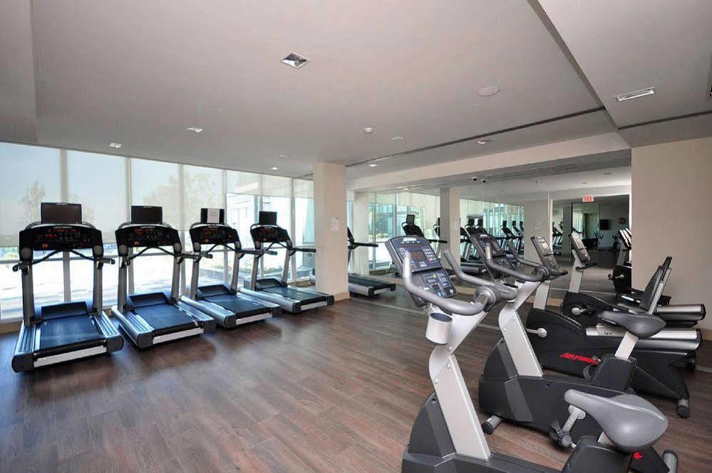 Pathway Suites Мисисага Екстериор снимка